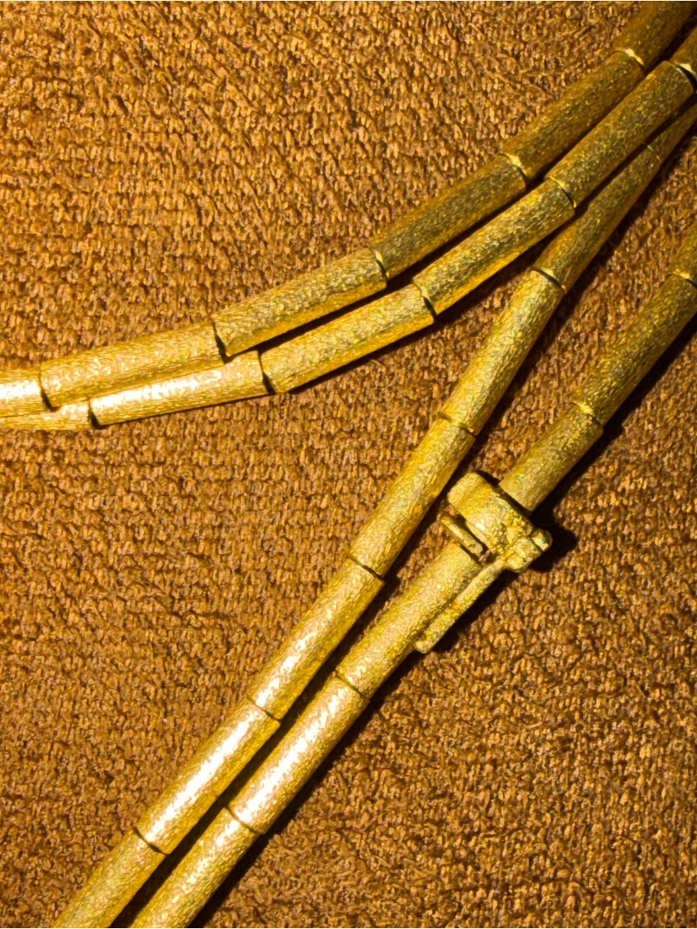 Liquid gold one long, necklace strand, a rarity indeed - Picture 3 of 12